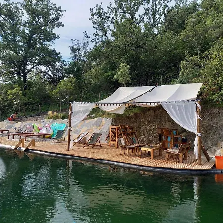 De Barbusse Couette-café 4*